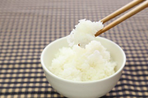 ホカホカの白いご飯に合う調味料 ナンバーワンは定番 塩 を抑えての アレ ライブドアニュース