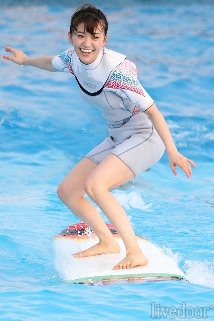 大島優子がサーファー宣言 波乗りする男の人って 嫌い だったけど 考えが変わった ライブドアニュース