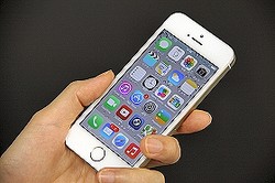 iPhone5sפǤϡ֤Ĥʤ䤹פǾ餹KDDI