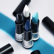 大ブームの 青 黒 グロス Nextは 口紅 その使い方って Peachy ライブドアニュース