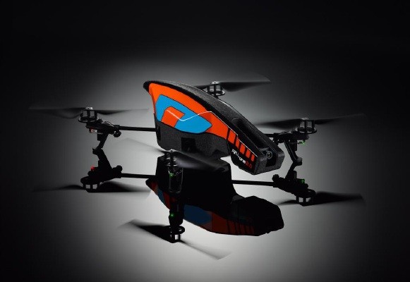 �����åɥ��ץ���AR.Drone 2.0 �꡼����720p�������ܡ�������ǽ����