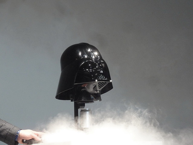 ダース・ベイダーの生首型(?)保冷庫が本日より予約開始、劇中の