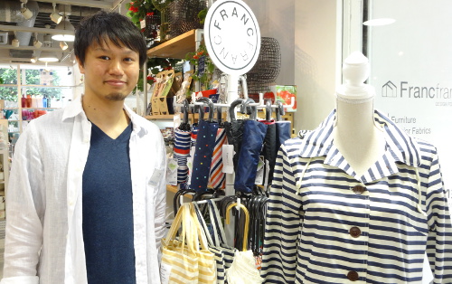 新宿一蘭の待ってるところにある扇風機 新宿一蘭の待ってるところにある扇風機