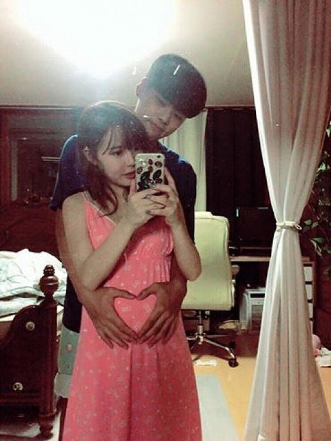 大人気オルチャン ホン ヨンギ これまで隠してきた私の第2子について明かします Snsで妊娠報告 ライブドアニュース