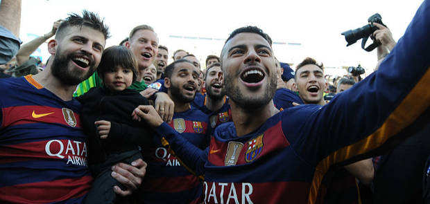 バルセロナがリーグ連覇!スアレス怒涛のハットを見る