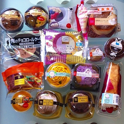 「コンビニスイーツ」食べ比べ