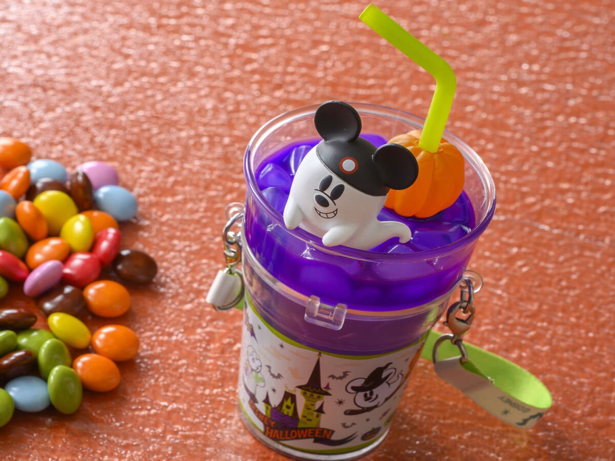 パープルのドリンクと一緒！東京ディズニーリゾート“ディズニー