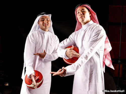 富永啓生と馬場雄大がユニークな姿披露 アジアカップ公式サイト掲載