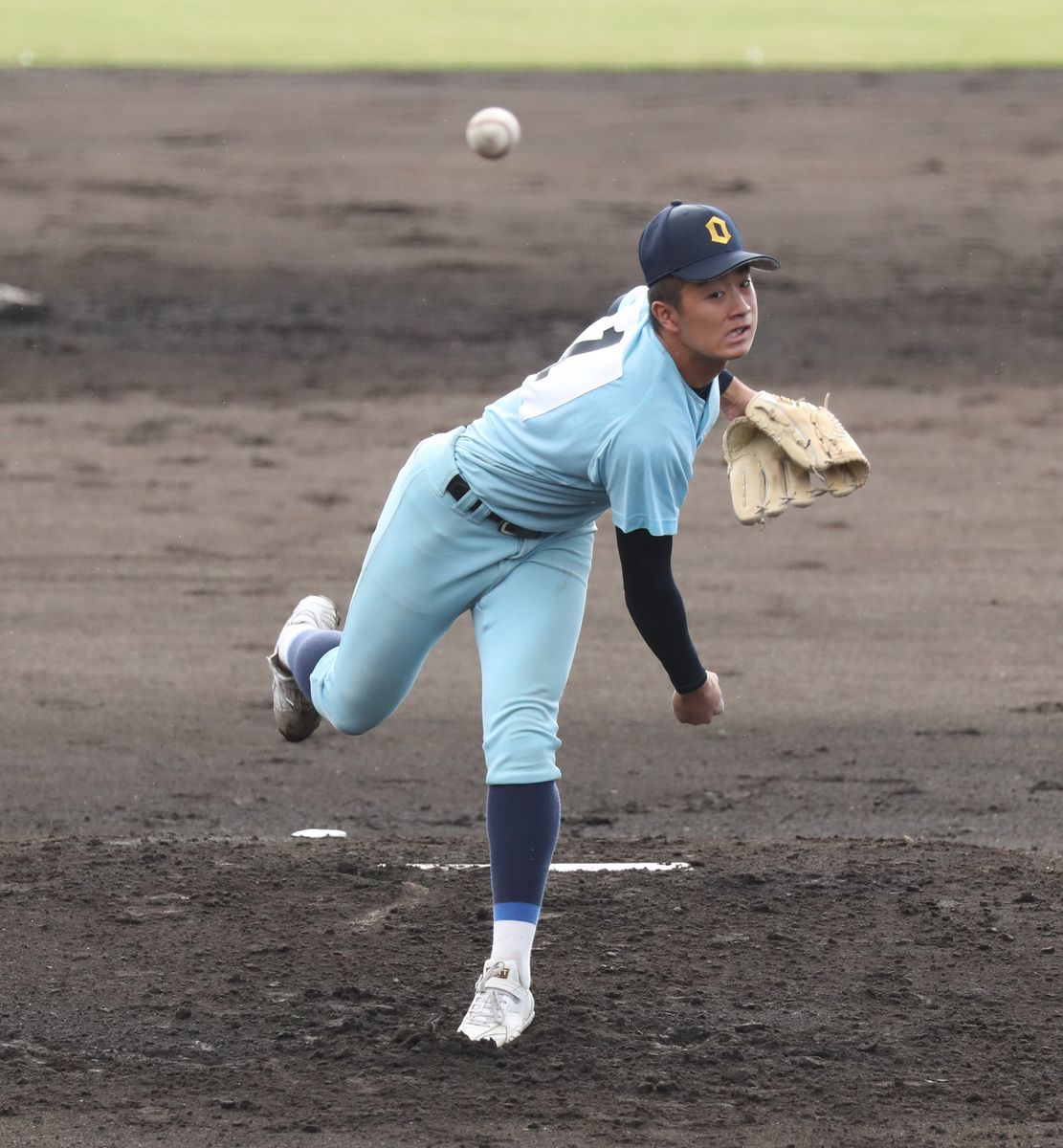 近江・西山恒誠わずか76球で完封勝利／秋季近畿大会 ライブドアニュース