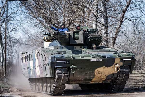 KF41「リンクス」で訓練中のハンガリー第30機械化歩兵旅団(画像:ハンガリー国防軍)