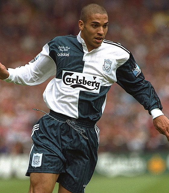 激レア 当時もの リヴァプール ユニフォーム サッカープレミアム 遠藤航も着るユニの原点！リヴァプールの90年代アイコン「4分割