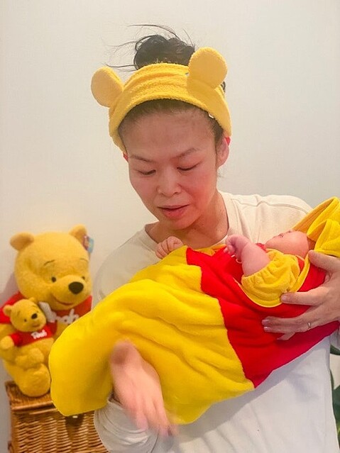 だいたひかるの夫 妻と息子のリンクコーデを公開 最高に可愛い 微笑ましい の声 ライブドアニュース だいたひかるの夫 妻と息子のリンクコーデを公開 最高に可愛い 微笑ましい の声 ライブドアニュース