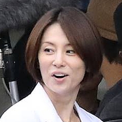 米倉涼子の所属事務所 本人のために1500万円以上の特注送迎車を用意か ライブドアニュース 米倉涼子の所属事務所 本人のために1500万円以上の特注送迎車を用意か ライブドアニュース