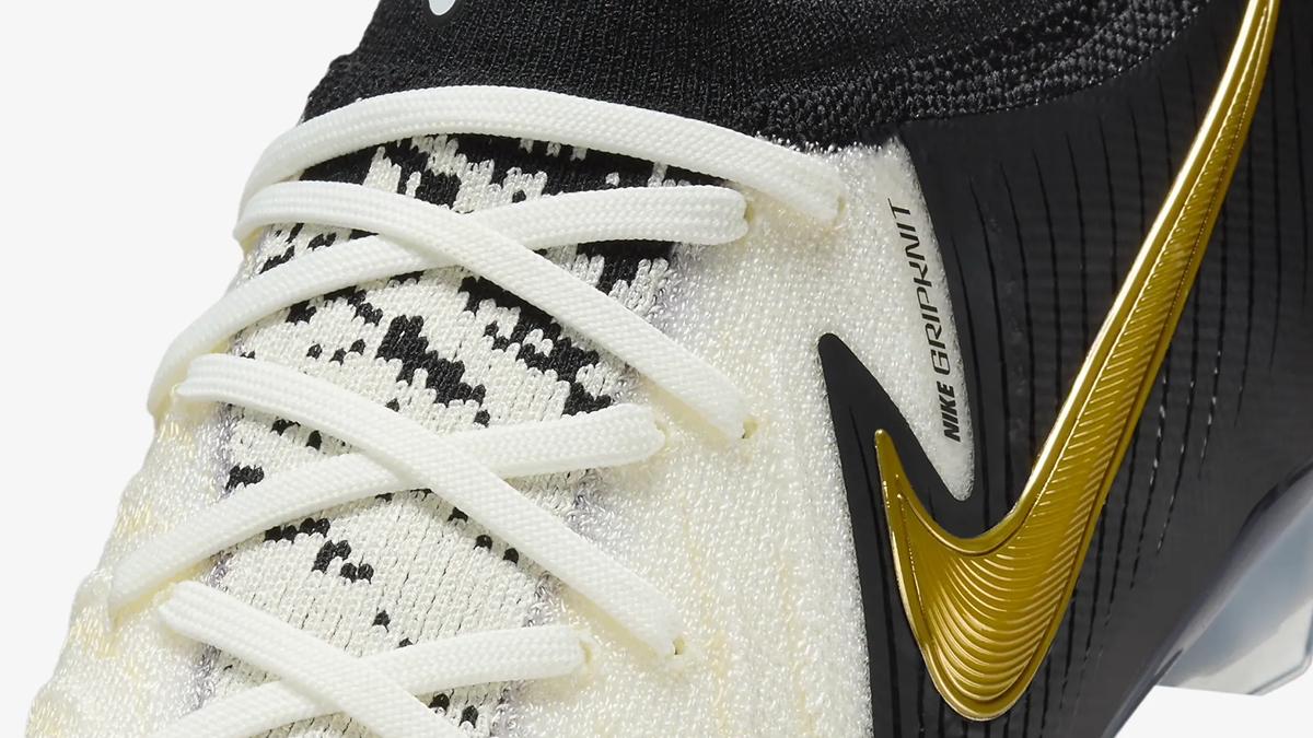 日本代表エースストライカー上田綺世！着用スパイクは発売されたばかり