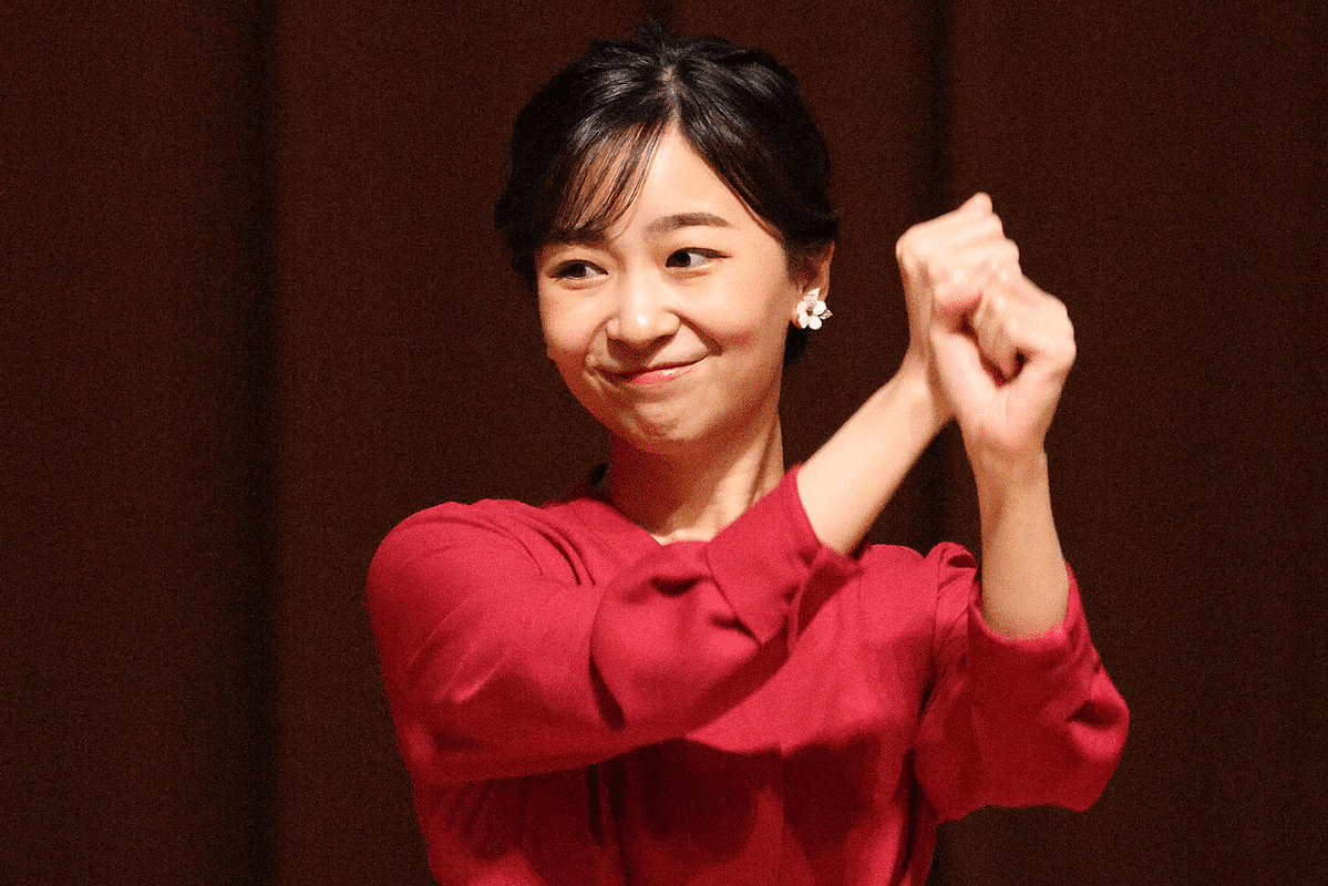 「東京2025デフリンピック」日本選手団の結団式に出席し、手話を使って選手たちにエールを（2025年11月14日）