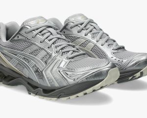 1万歩を超えても歩きやすいASICS「GEL-KAYANO 14」2026年、今1番オススメ