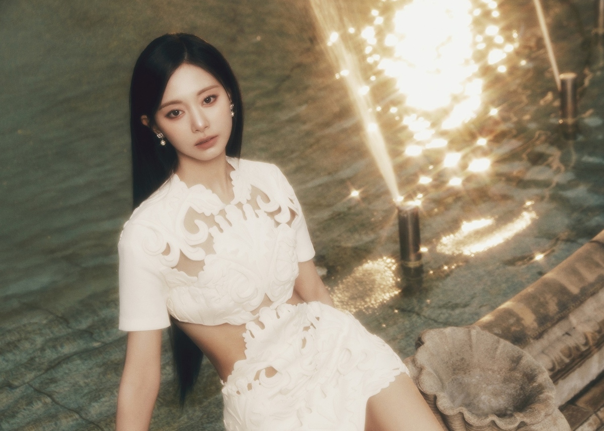 TWICE ツウィ、ソロアルバム「abouTZU」コンセプトフォト第3弾を公開
