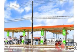 ����ռ�������󥹥���ɤǡּ�ʬ�������������졼��פФ��꺮��Ǥ롣ȿ��¦����Ǥ����OK�� �ºݤɤ��ʤΤ�