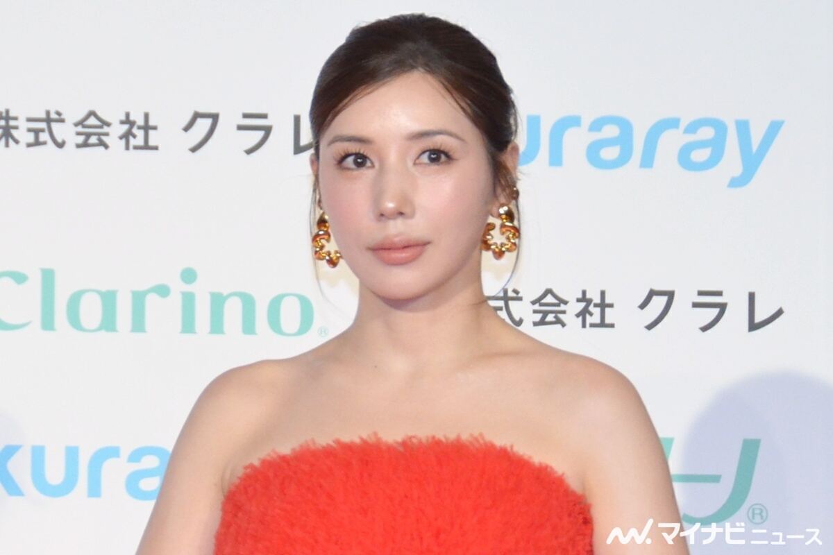 「第21回クラリーノ美脚大賞2025」仲里依紗が30代部門に選出