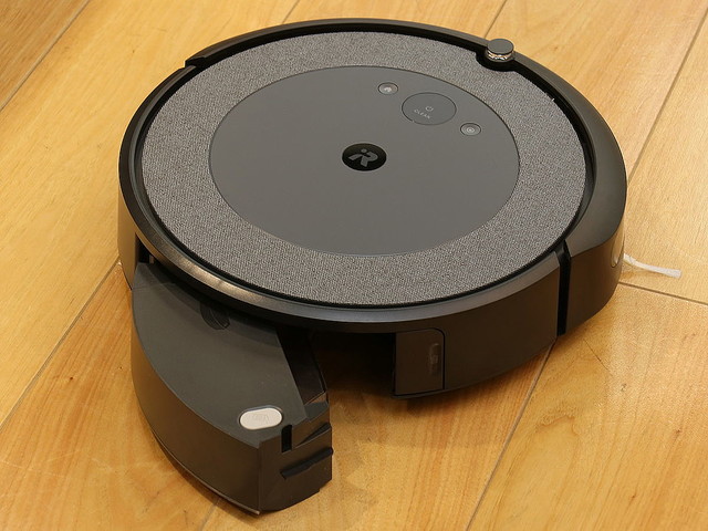 アイロボットから新モデル「ルンバ i3+」、クリーンベース付属で10万円