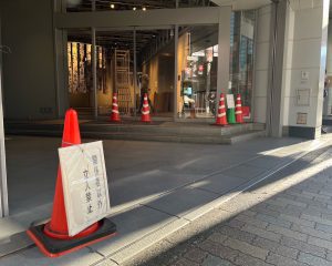 暴行現場となった渋谷区内の商業施設／筆者撮影