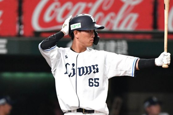 西武からDeNAに移籍する古市尊【写真:小林靖】