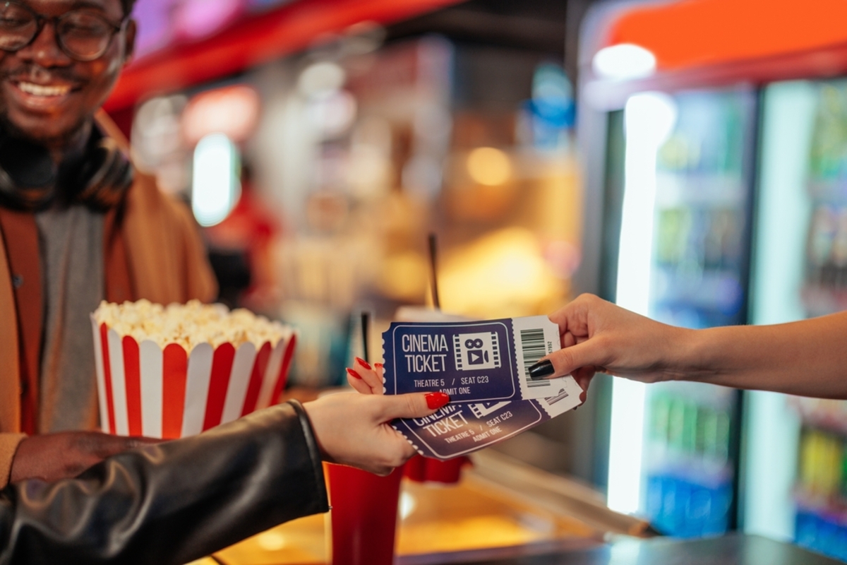 映画館のチケットを間違えて「プレミアムシート」で購入してしまいました…上映前であれば「普通のチケット」に変更できますか？ - ライブドアニュース