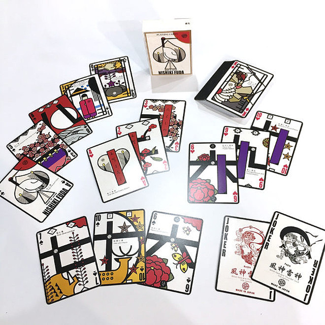 ジョーカーは風神雷神 花札にもトランプにもなる素敵デザインの 錦札 ライブドアニュース