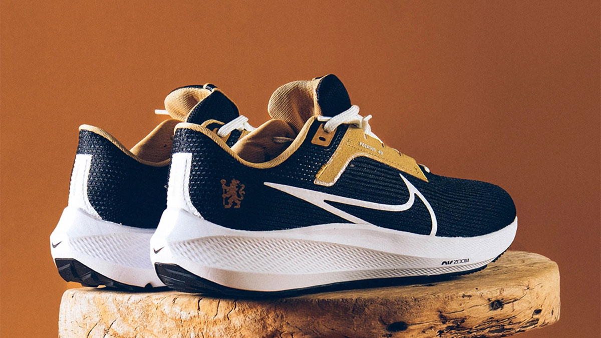 チェルシー×NIKE』の人気シューズ「ペガサス40」がまだ買える！弾む 