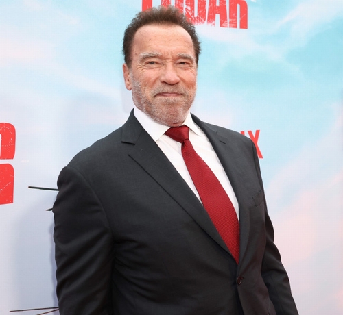 「長年のライバル」シュワルツェネッガーとスタローンが互いを語る