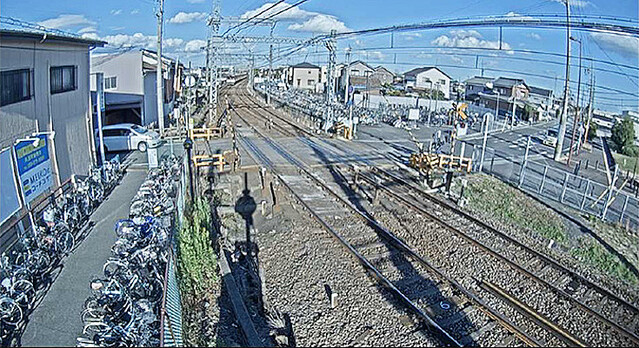 IoTを活用して踏切設備の状態を遠隔監視 近鉄が大阪線、名古屋線の2カ所で導入 ソフトバンク、アムニモが技術協力