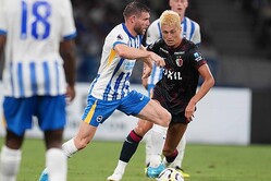 �֥饤�ȥ����ʳƮ�������ڡ�84ʬ�ޤǥץ졼�������������Ȥ�Ͽ��������C)SOCCER DIGEST