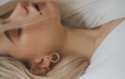 美容師たちは「乾かす直前」髪のキレイに差が出る名品トリートメント