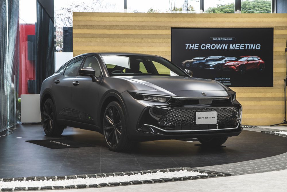 クラウン・クロスオーバー特別仕様車 マットメタル塗装 噂の