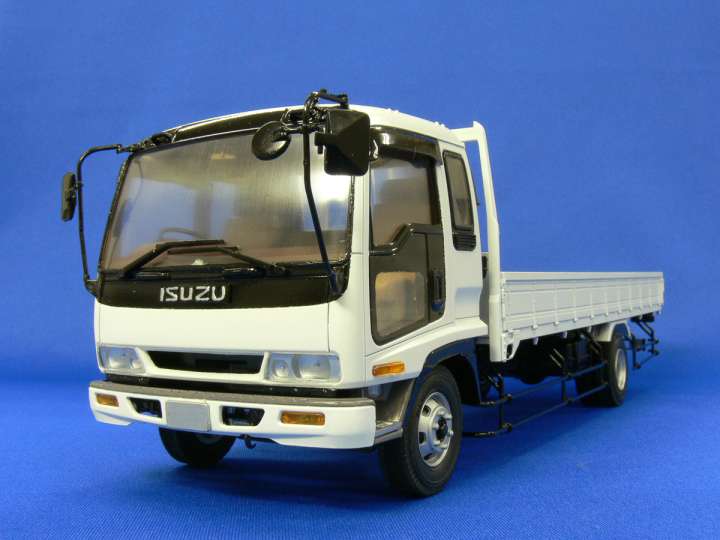 “平ボディ派”の皆さん、いすゞ「フォワード」(4代目)の模型が15年ぶりに帰ってきましたよ!