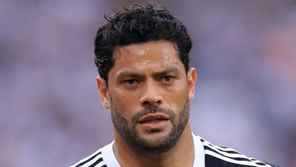 フッキ、離婚した元妻の姪との結婚披露宴が大炎上!「母の命日なのに」と親族ドン引き