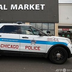 米国の警官が人違いで裸の黒人女性に手錠をかける 動画公開で批判続出 ライブドアニュース 米国の警官が人違いで裸の黒人女性に手錠をかける 動画公開で批判続出 ライブドアニュース