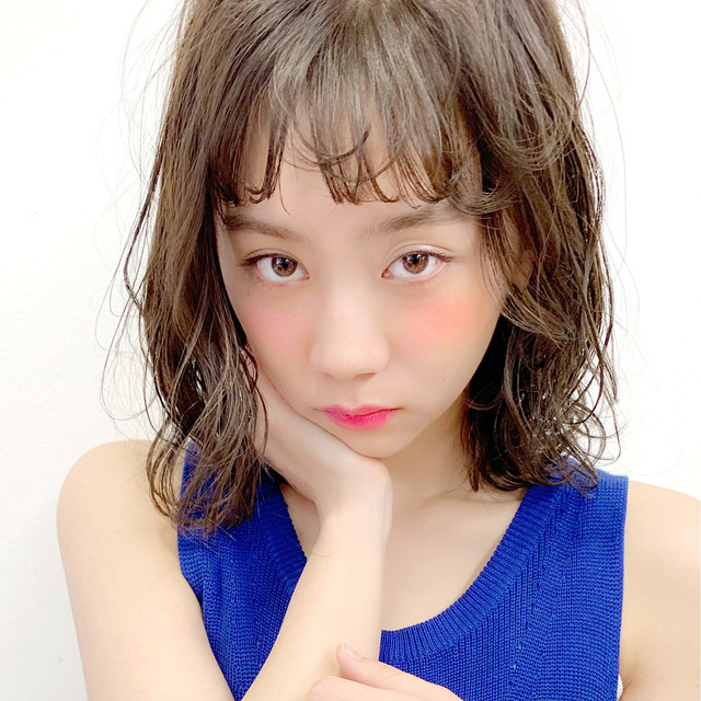 40代女性にご提案 髪型を変えるならミディアムレイヤーがおすすめなんです Peachy ライブドアニュース