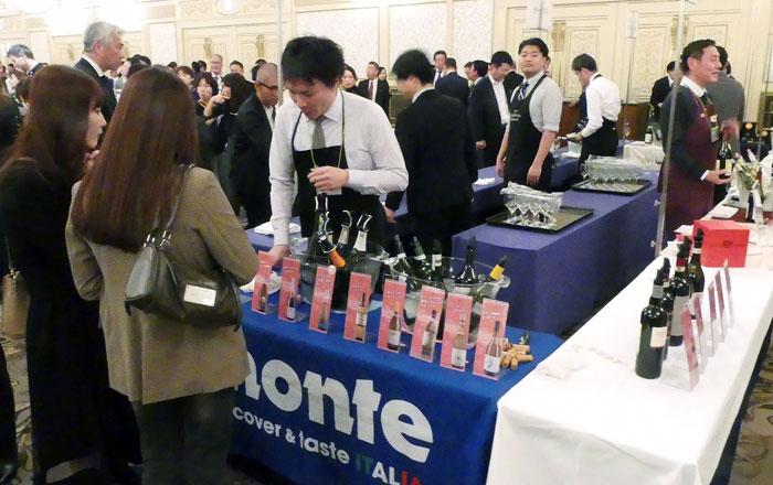 中部地盤の酒食品卸・秋田屋がワイン&リカーフェスを開催 約500人が来場