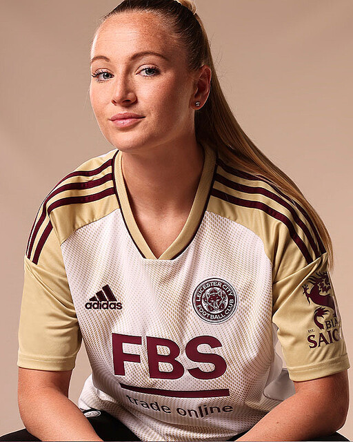 レスターが2022-23新ユニフォームを発表！懐かしき「象徴」をデザイン