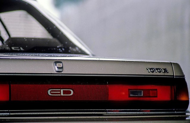 今は不人気 かつて一大ブームを巻き起こした 平べったいセダン 3選 ライブドアニュース