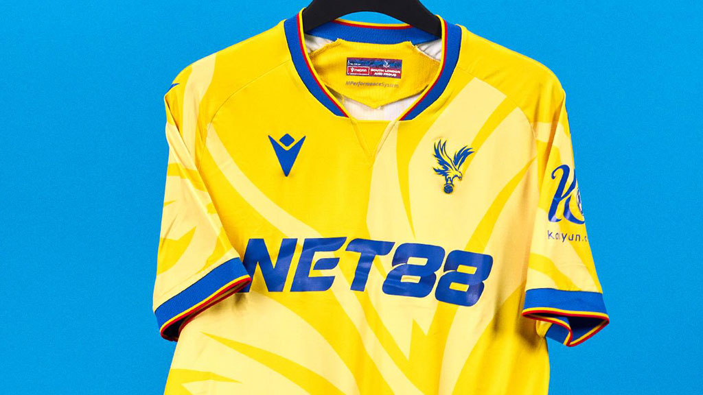 鎌田大地がモデルで登場！クリスタル・パレス、2024-25アウェイユニは