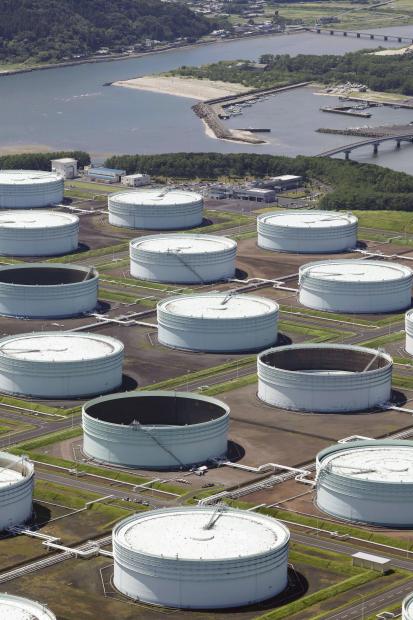 日本政府が国家備蓄石油の放出を検討 イラン情勢悪化し供給不安長期化