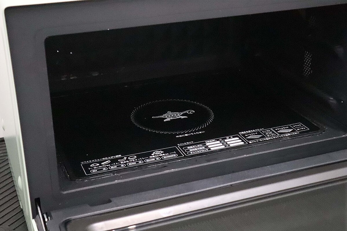 冷凍食品以外の加熱時間の目安は500Wで100gで約1分。肉でも、ご飯でも、水でもほぼこれが基本となっている　※写真はイメージです