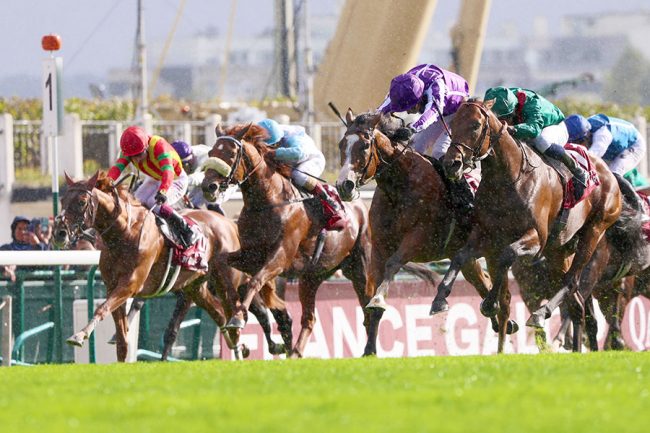 フランスのパリロンシャン競馬場で行われた第104回凱旋門賞【 写真:スポーツ報知/アフロ】