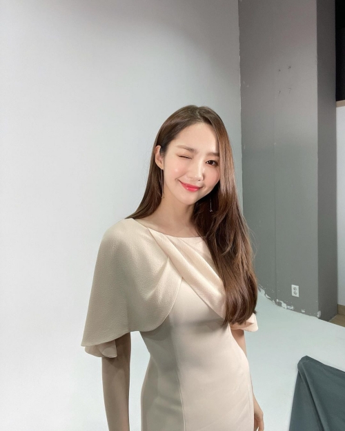 キム秘書 女優パク ミニョン 魅惑のウィンク Shotにファン悶絶 国宝級美しさ Photo ライブドアニュース