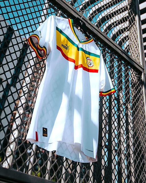 ワールドカップ 2002 セネガル代表　サイン入り ユニフォーム ②　ラスタ ワールドカップ 2002 セネガル代表 サイン入り ユニフォーム ②