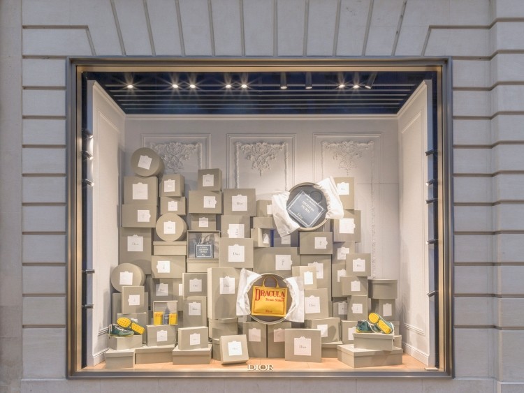 DIORが世界各地のブティックに