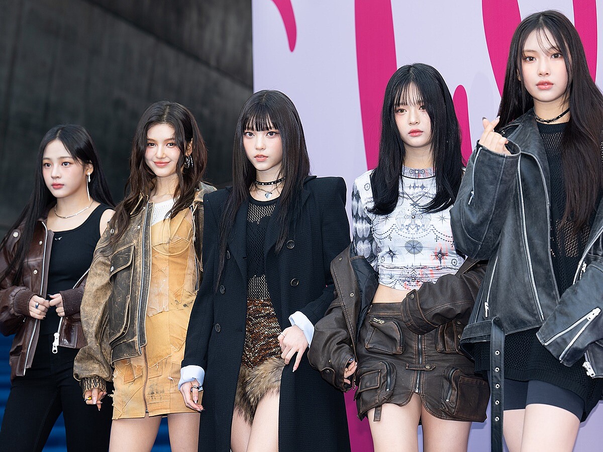 NewJeans“完全体”を求め一部ファンがトラックデモ　現実は「ダニエル契約解除」「ミンジ未定」…希望は？