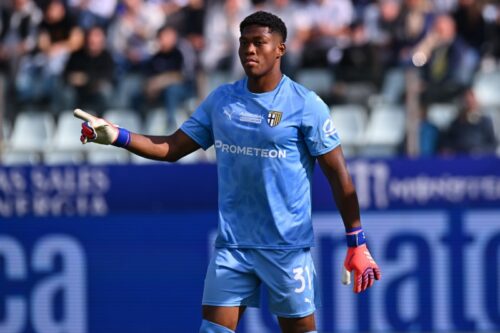 鈴木彩艶は9試合すべてに先発フル出場 チームは牽引